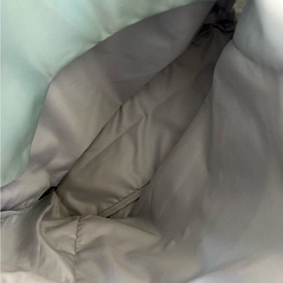 Tumi- lightweight flexible green backpack - Picture 6 of 7